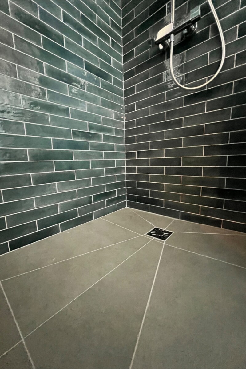 Sol antidérapant douche italienne