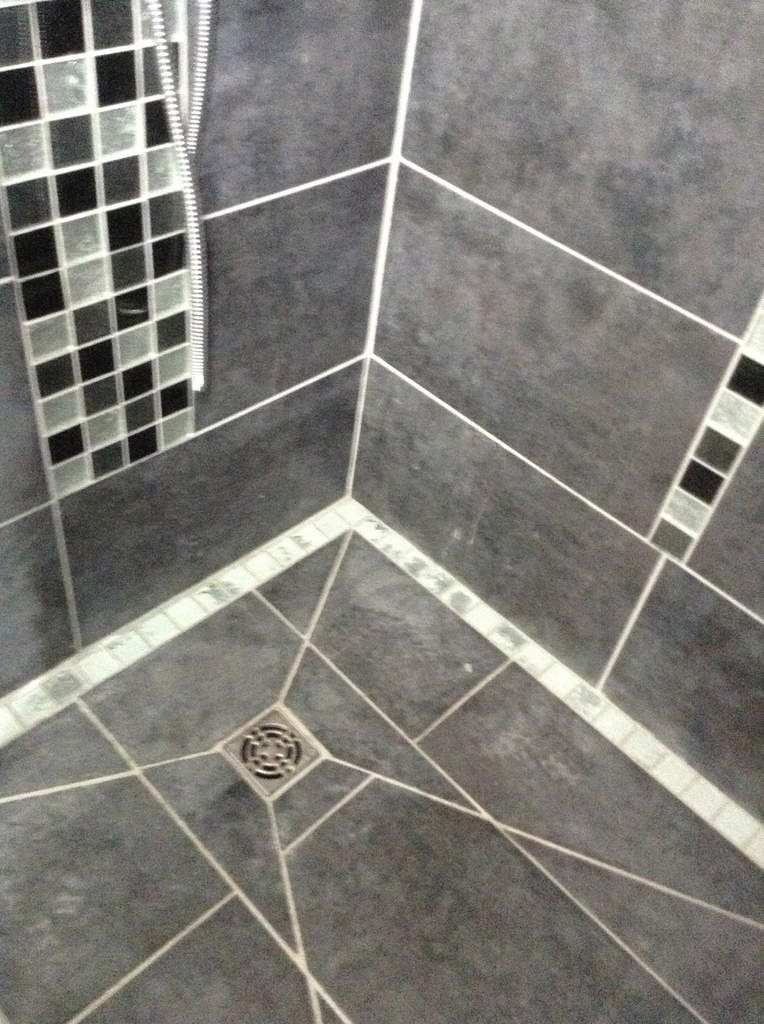 Sol antidérapant douche italienne